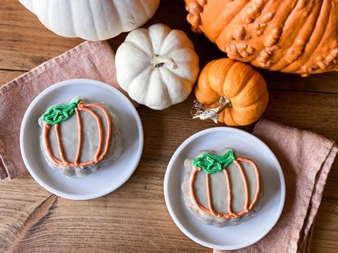 Pumpkin Cakes with Maple Glaze