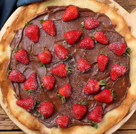 Chocolate Hazelnut Pizza with Strawberries