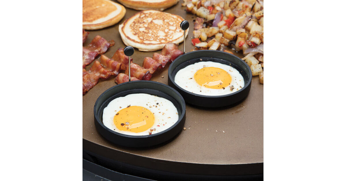 7 Piece Griddle Set - Includes 2 Multi-Functional Spatulas, 2 Squirt Bottles, 2 Silicone Egg Rings, a Griddle Scraper 5