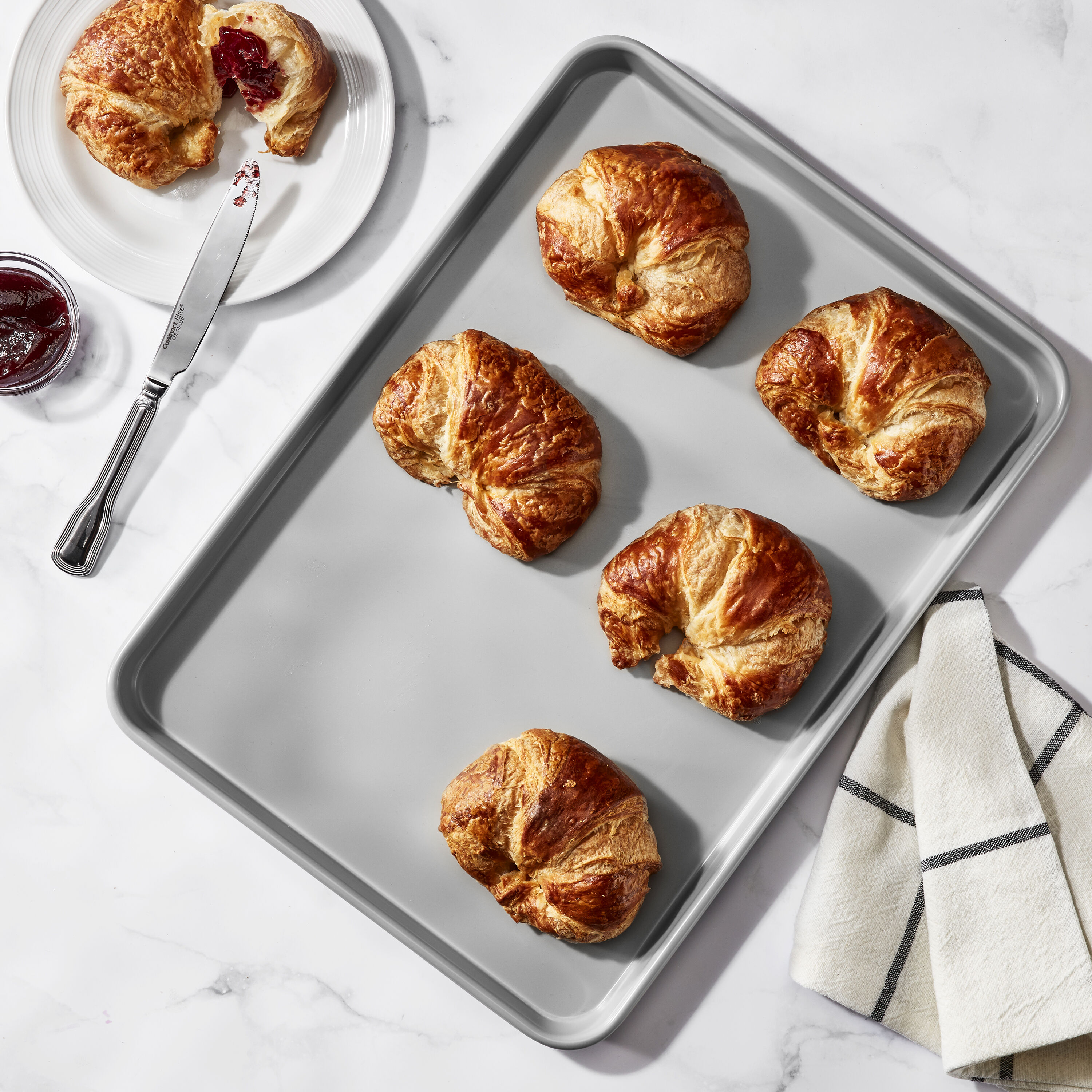 Discontinued Culinary Collection 17″ Baking Sheet - Cuisinart