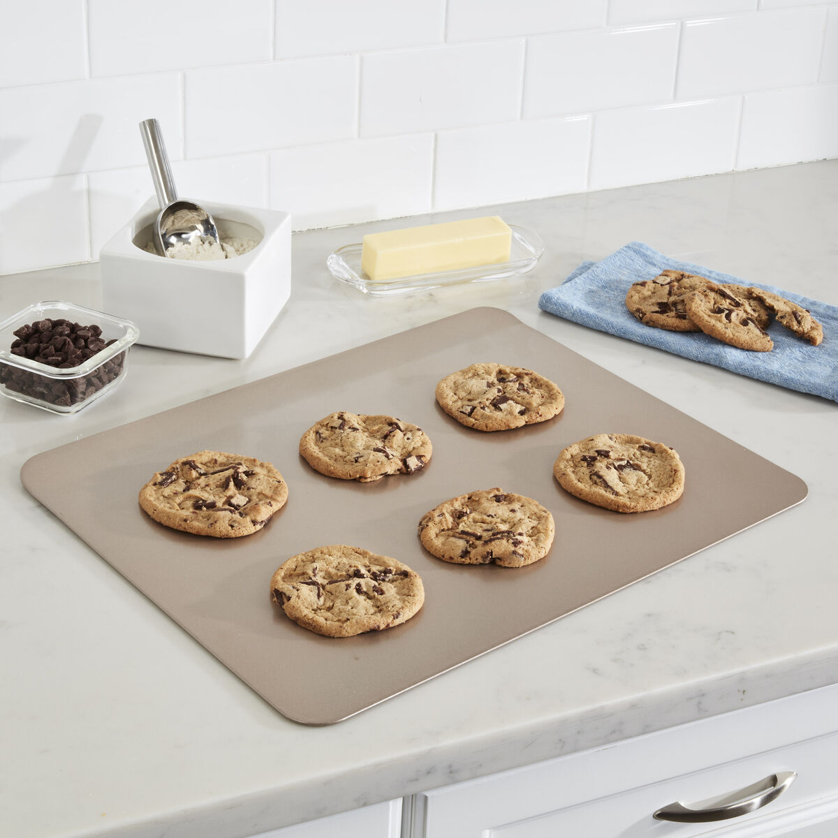 Chef's Classic&trade; Non-Stick 13"x15" Cookie Sheet