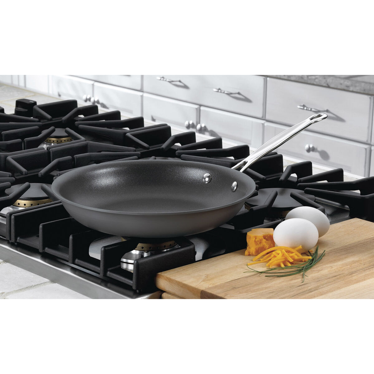 Chef's Classic&trade; Nonstick Hard Anodized 10" Nonstick Skillet 2