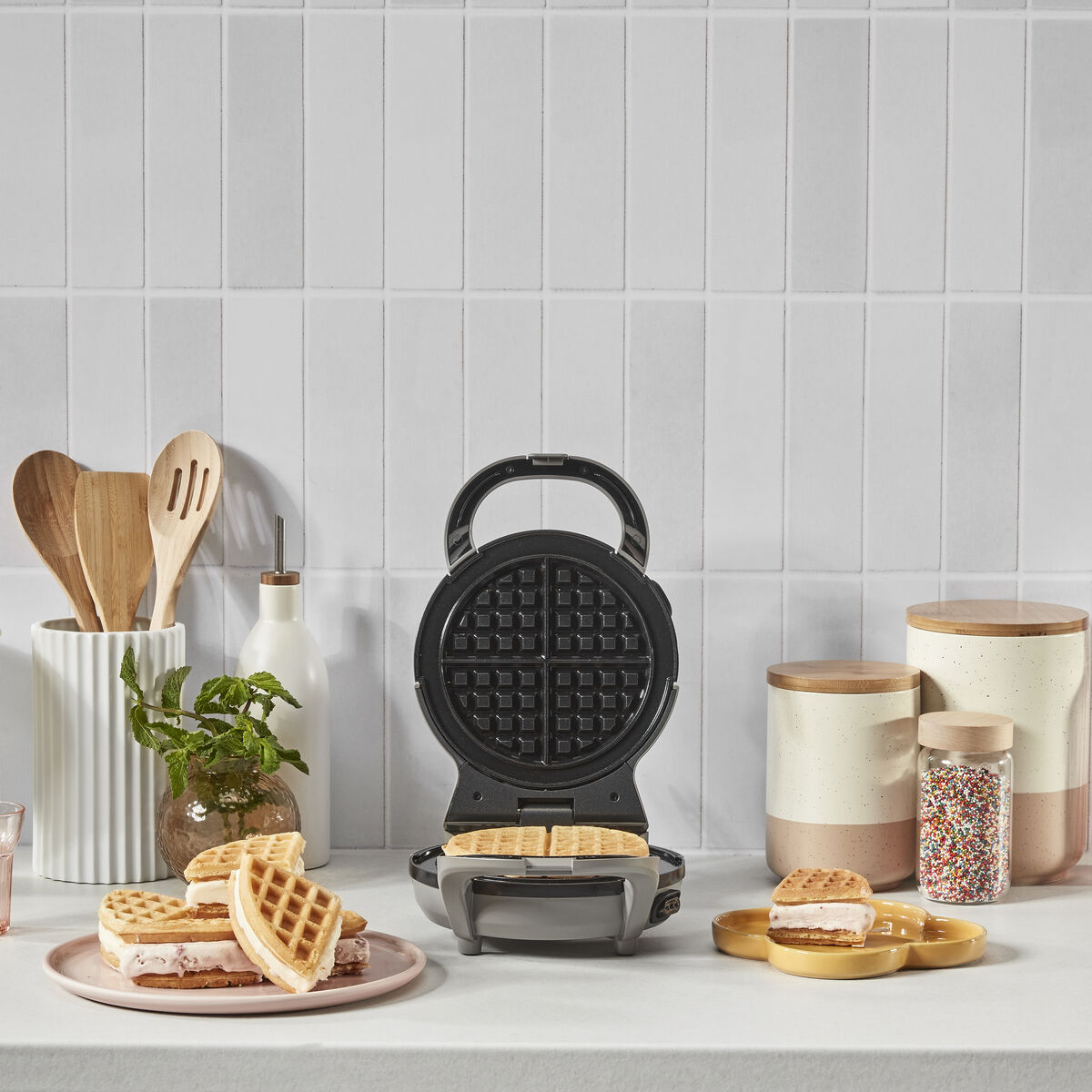 Discontinued 2-in-1 Waffle Maker with Removable Plates