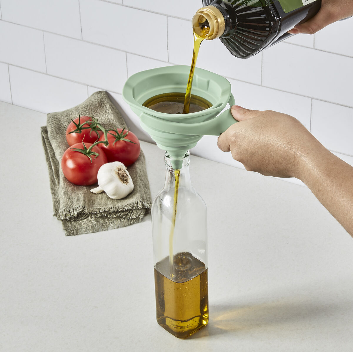 Set of 2 Collapsible Silicone Funnels 3