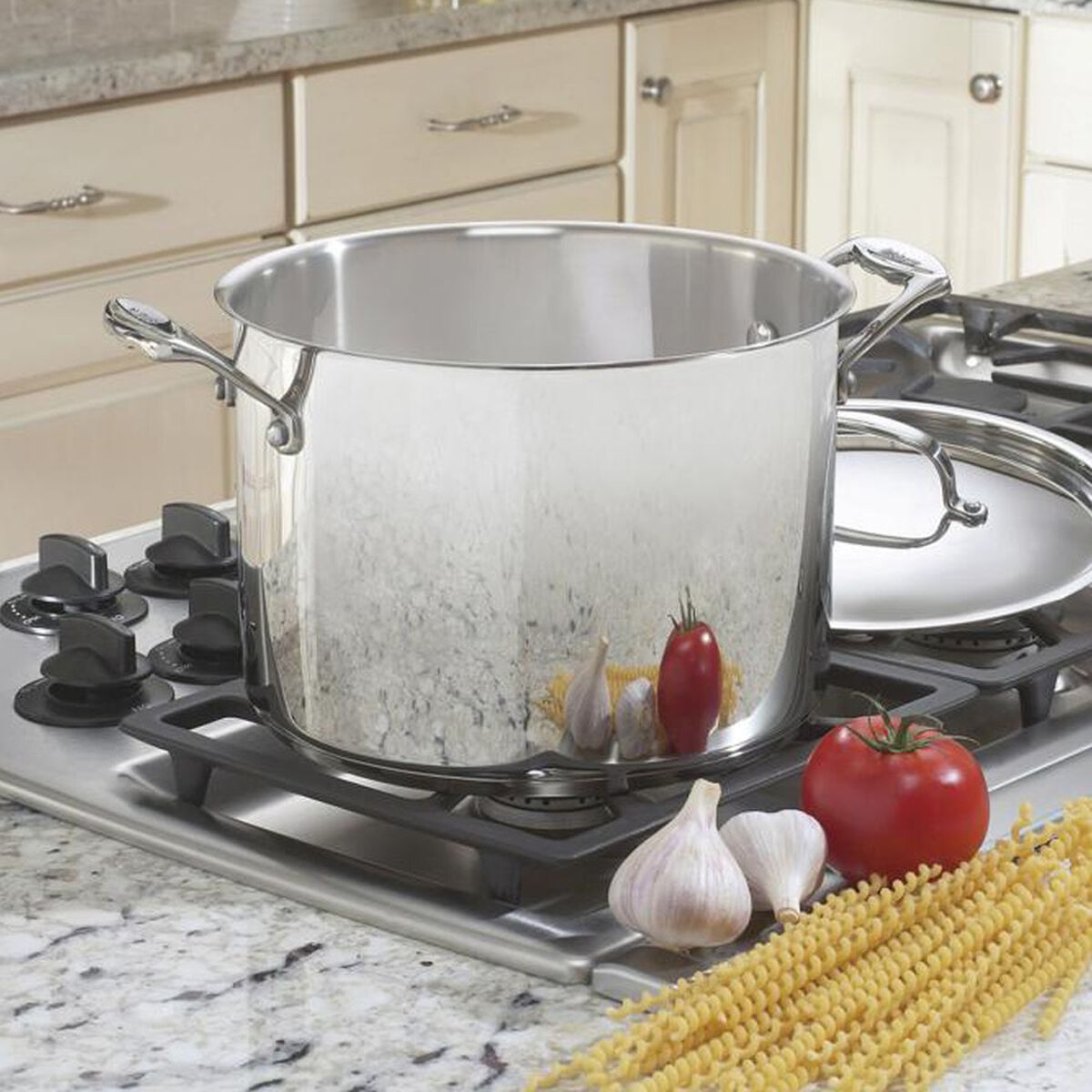 Chef's Classic&trade; 8 Quart Stockpot with Cover