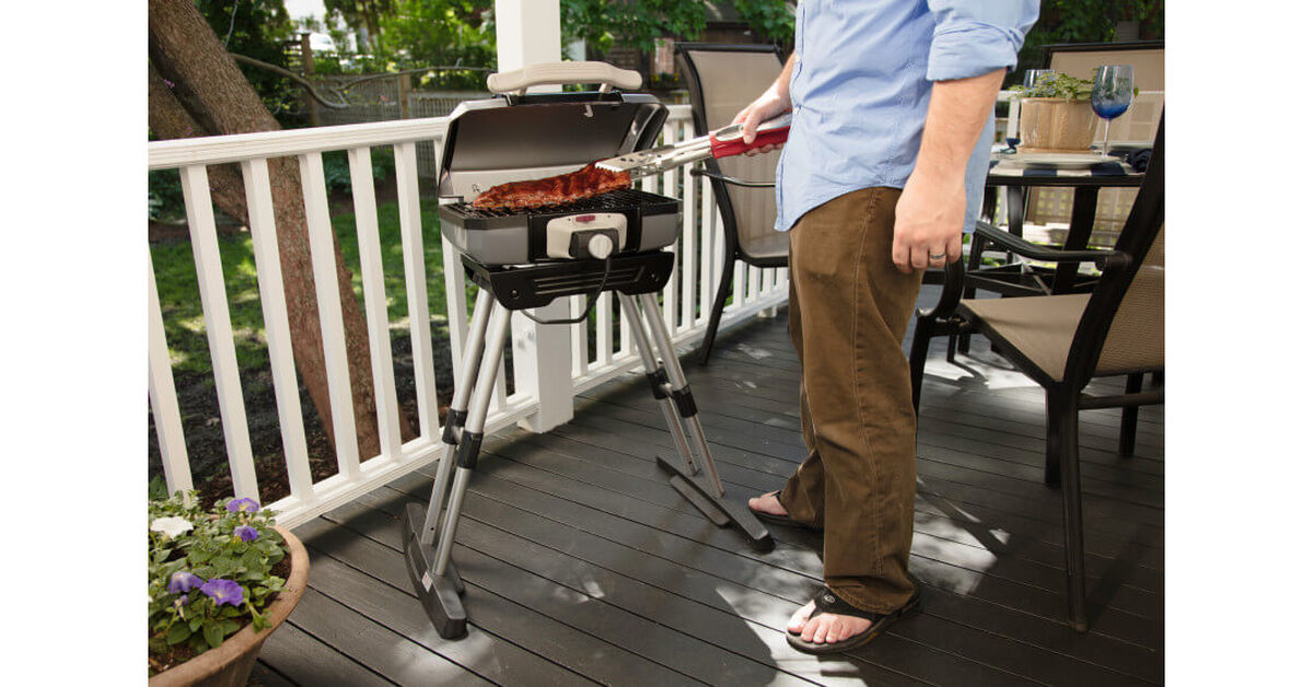 Outdoor Electric Grill with VersaStand