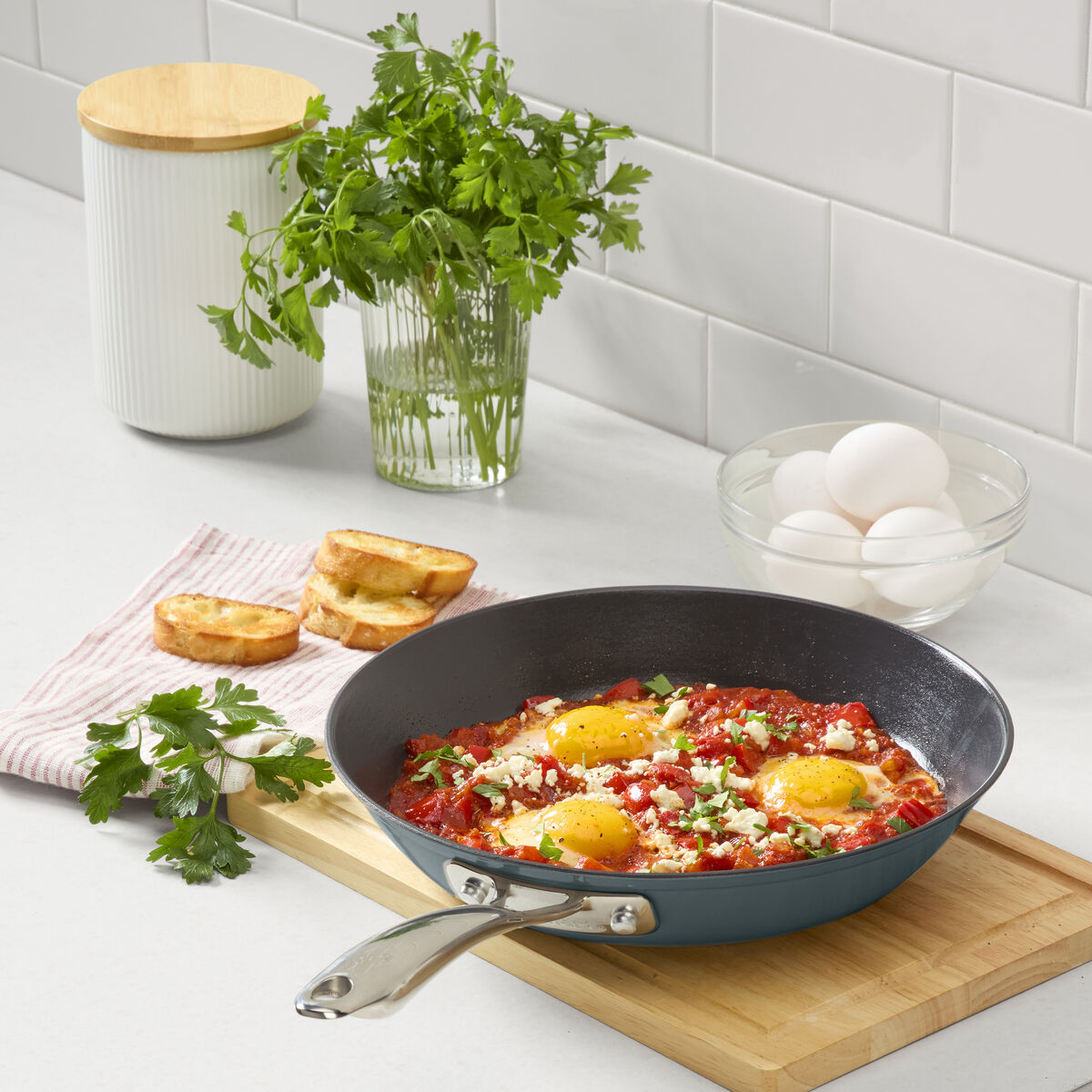 CastLite&trade; Ceramic Nonstick 10" Skillet 2