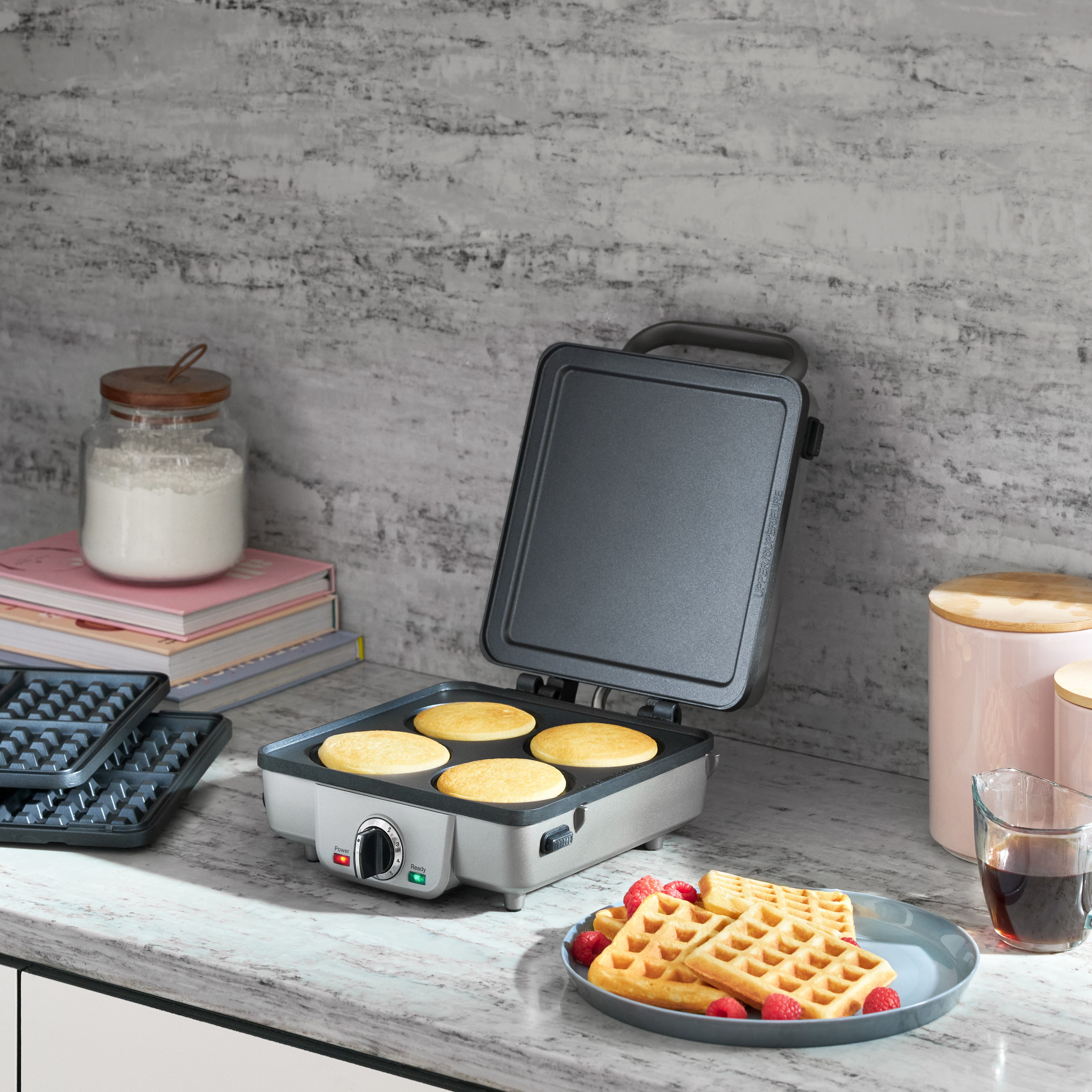 Cuisinart WAF-300P1 Belgian ワッフルメーカー Cuisinart Non-stick Square Belgian Waffle Maker WAF-300P1 at Lowes.com