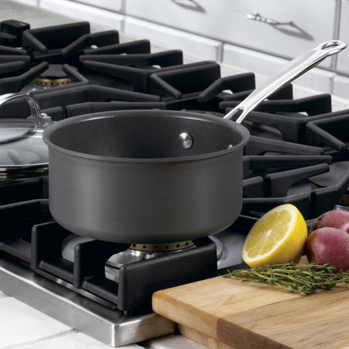 Chef's Classic™ Non-Stick Hard Anodized 1.5 Quart Saucepan with Cover