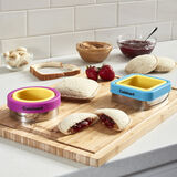 Discontinued 2pc Sandwich Cutter and Sealer Set 5
