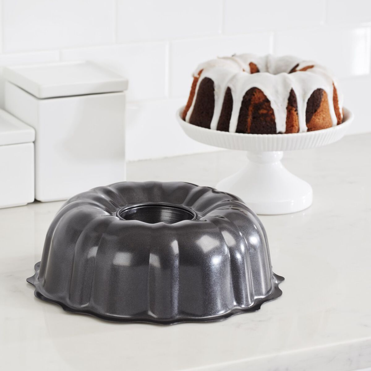 9.5" Fluted Cake Pan 3
