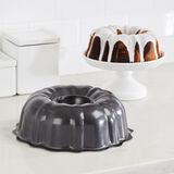 9.5" Fluted Cake Pan 3