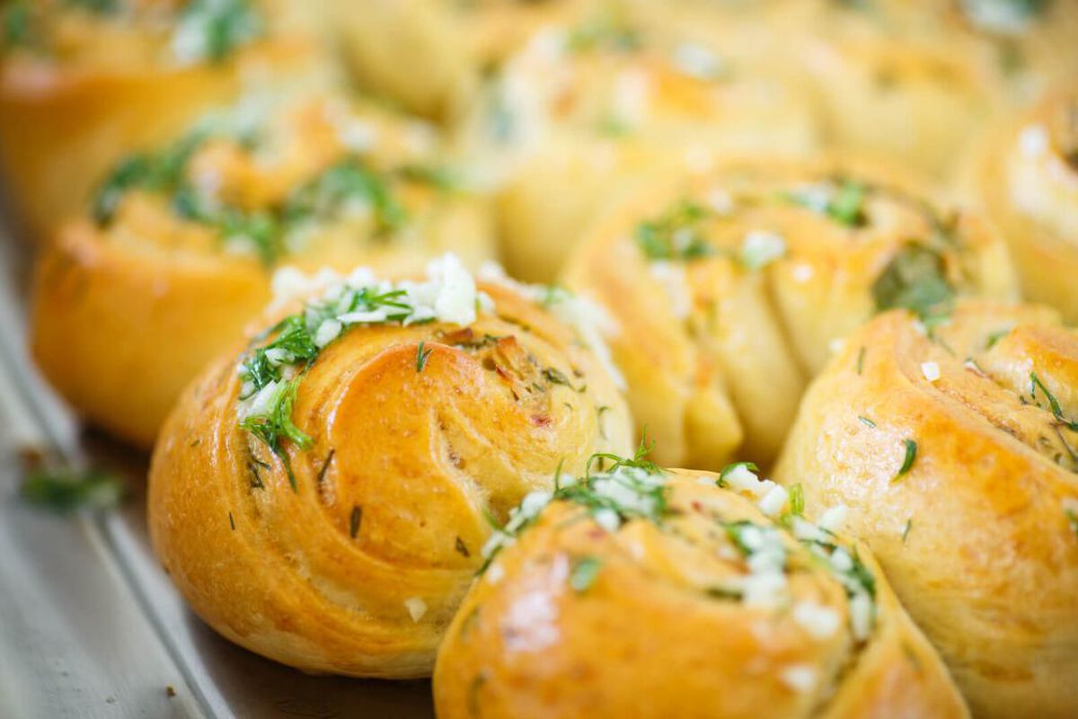Garlic, Herb, and Cheese Knots-1