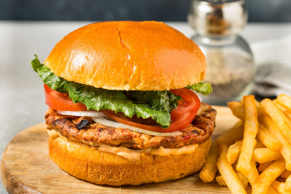 Turkey Burgers with Seasoned Steak Fries-1
