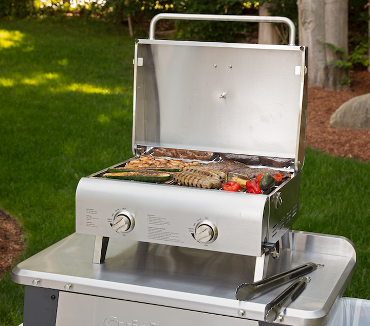 Chef's Style Stainless tabletop grill with food