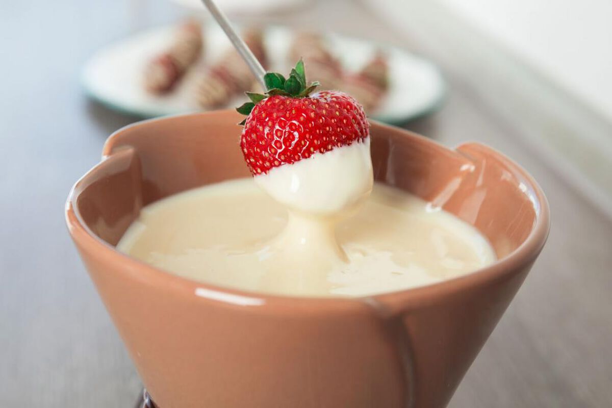 White Chocolate Apricot Fondue-1