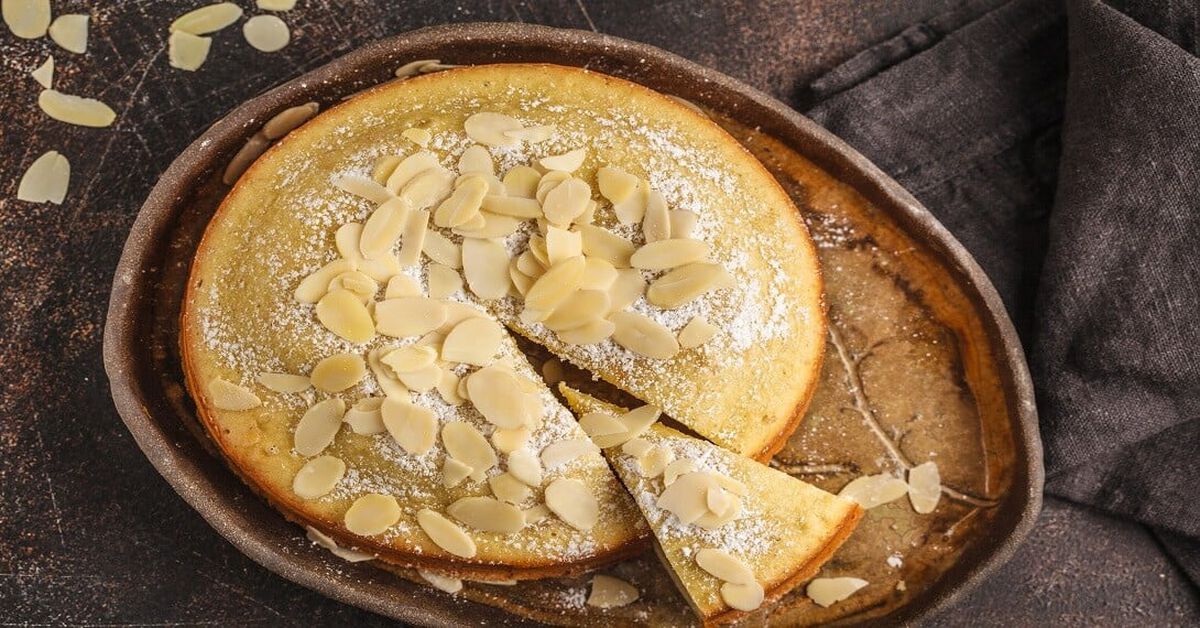 Golden Almond Cake-1