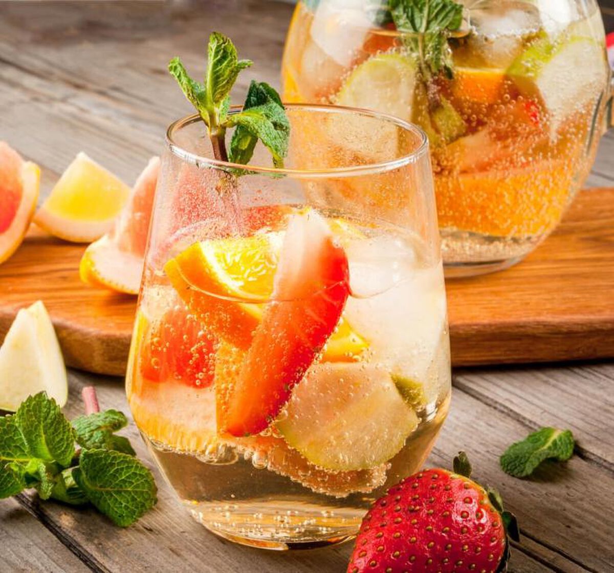 White Sangria Spritzer-1