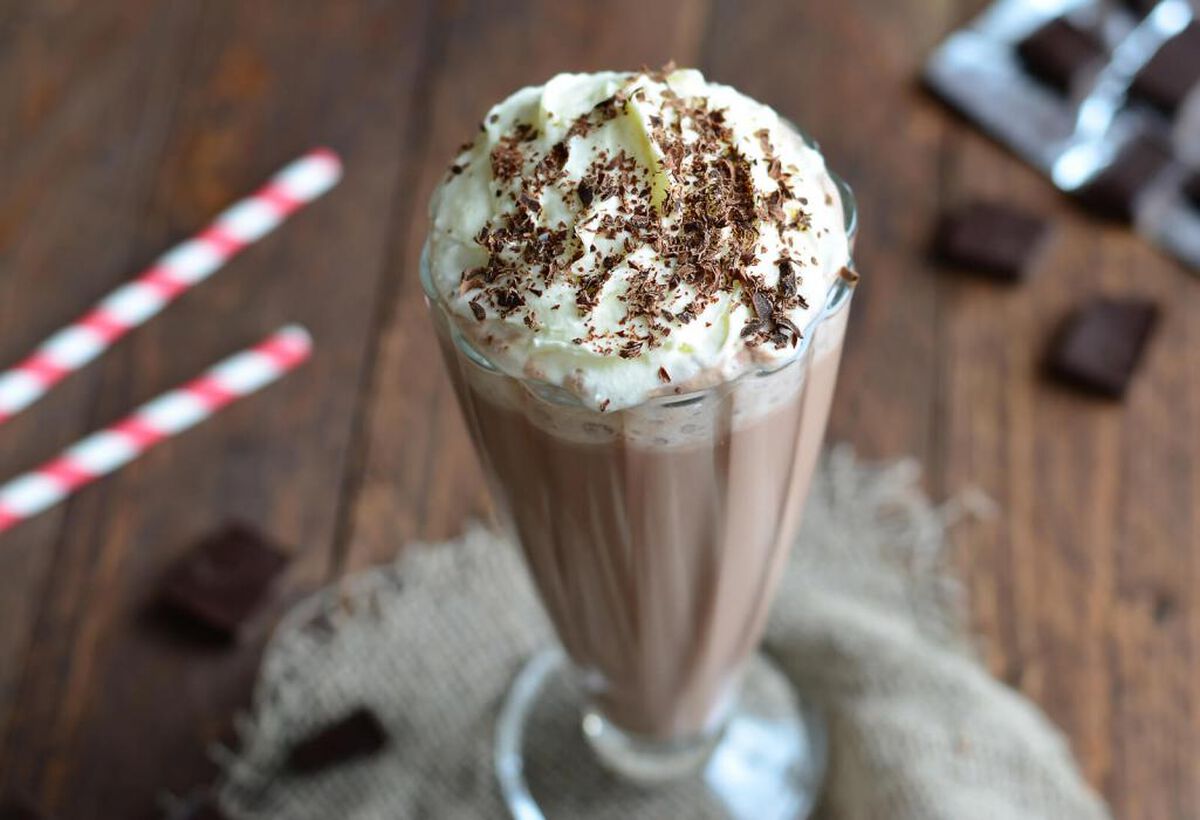 Mint-Chocolate Cookie Ice Cream Shake-1