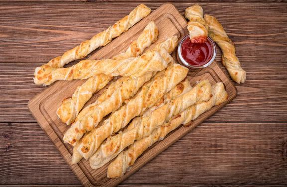 Pesto Cheese Twists