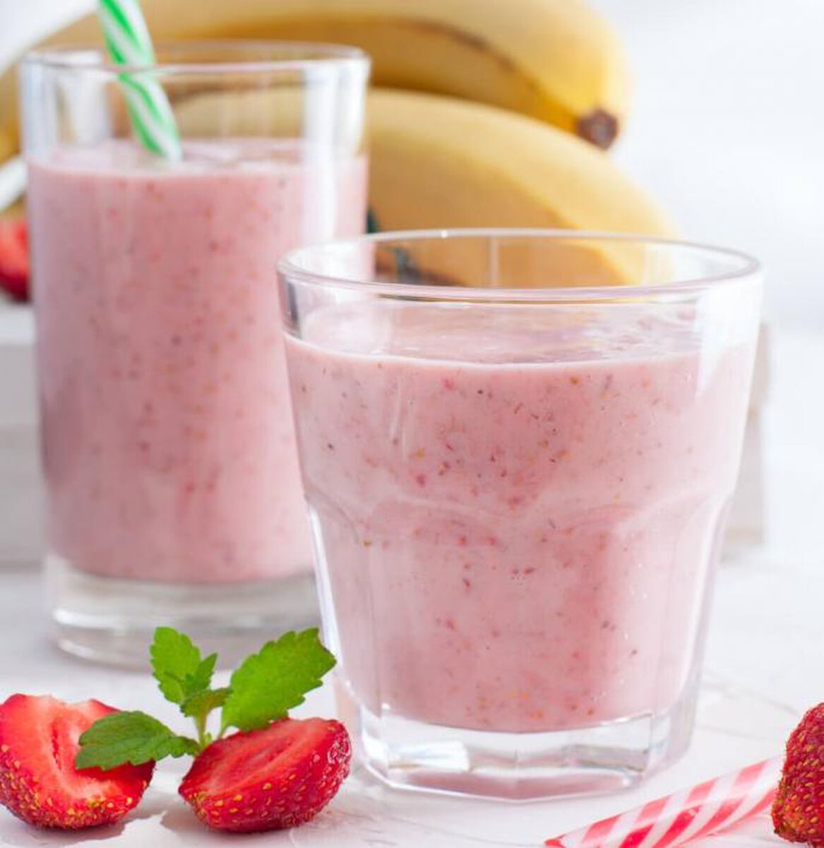 Breakfast Banana Berry Smoothie-1
