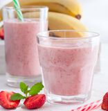 Breakfast Banana Berry Smoothie-1