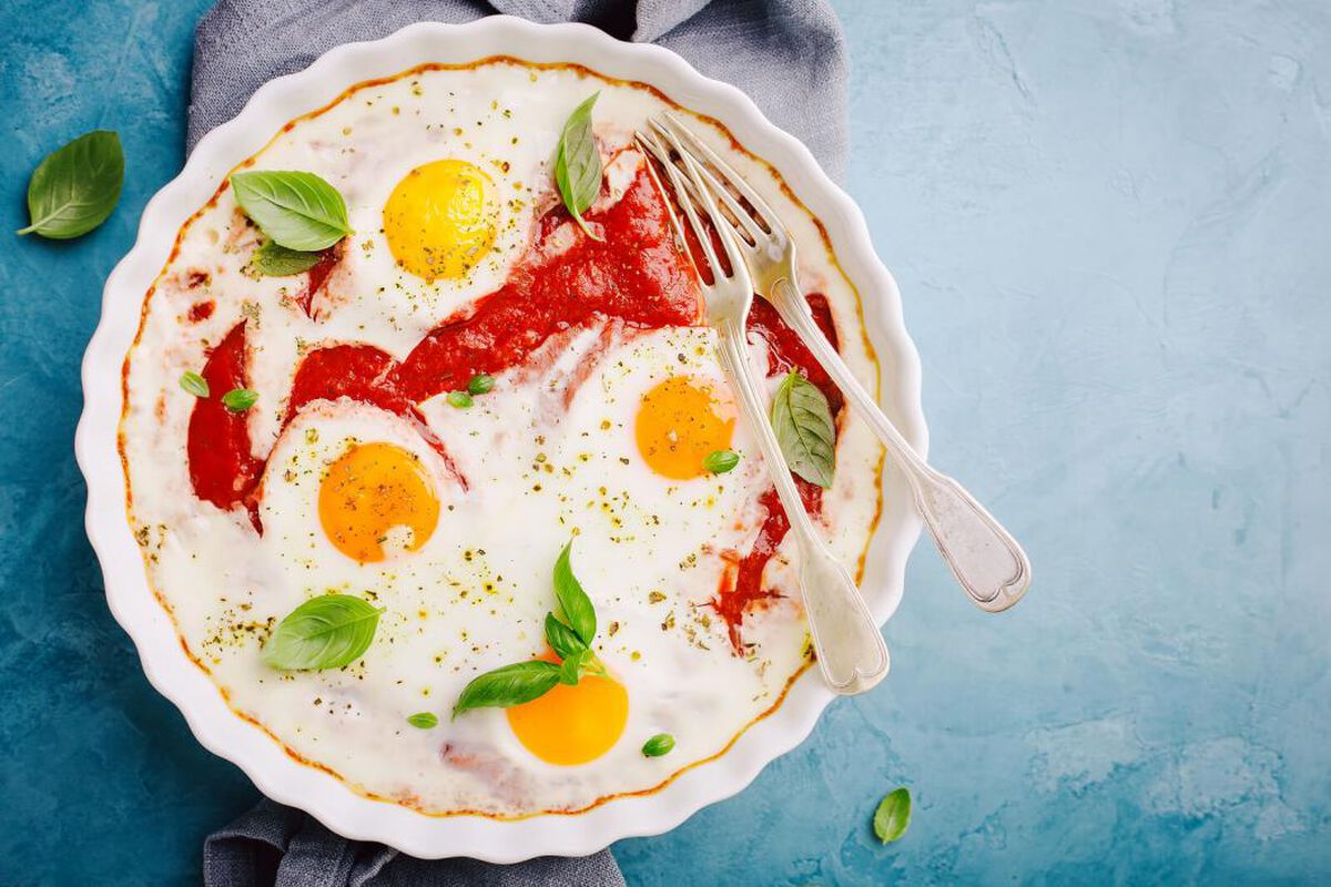 Spicy Baked Eggs in Tomato Sauce-1