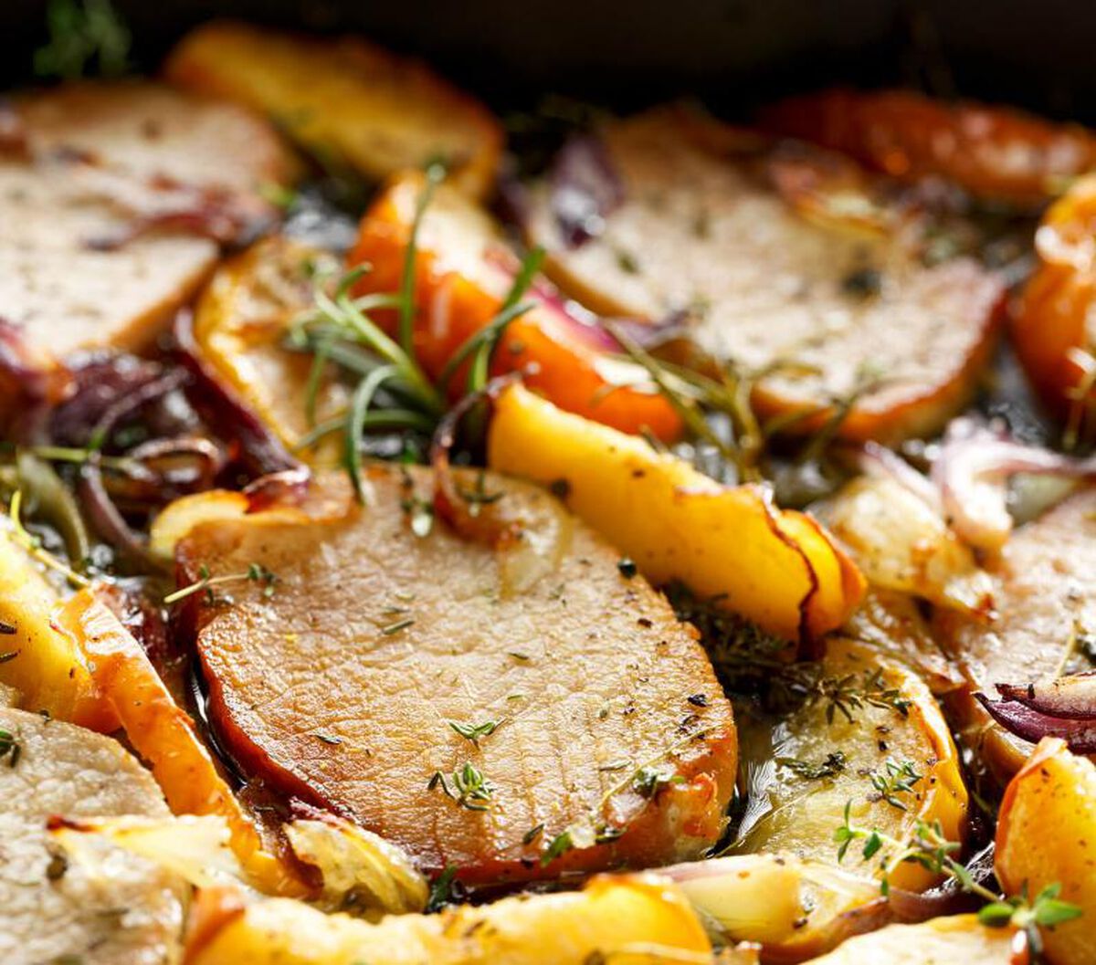 Pork Chops with Apples and Onions-1