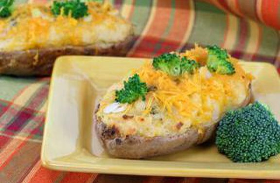 Broccoli &amp; Cheddar Stuffed Potatoes
