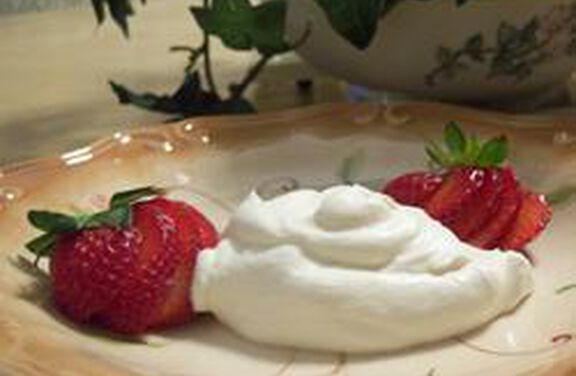 Vanilla Whipped Cream