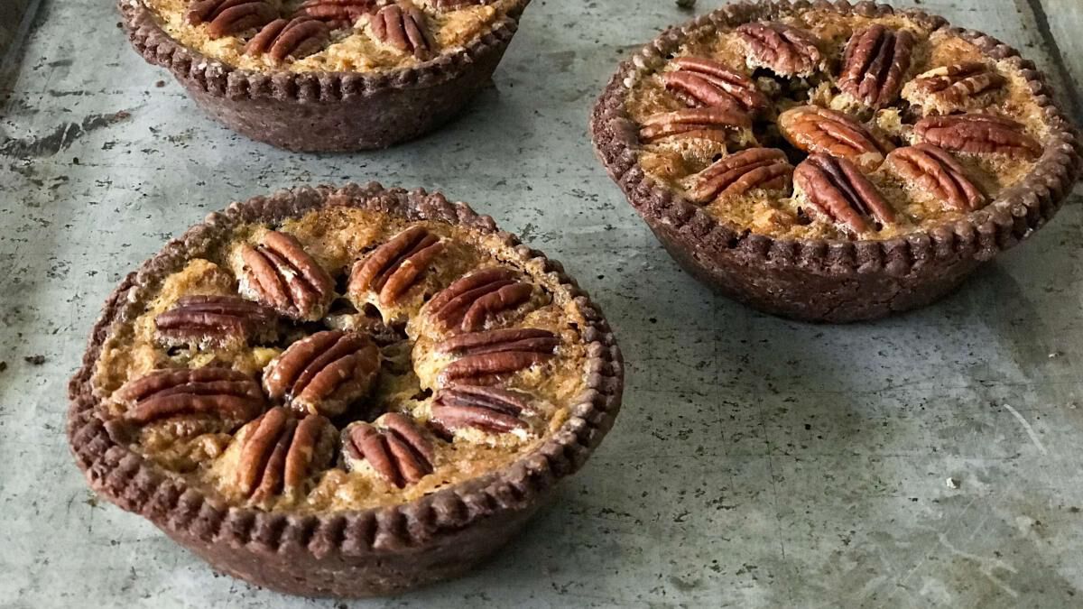 Mini Chocolate Pecan Pie-1