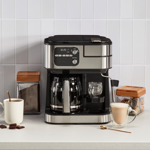 All-in-one Cuisinart coffee maker (SS4N1) with cups of delicious coffee