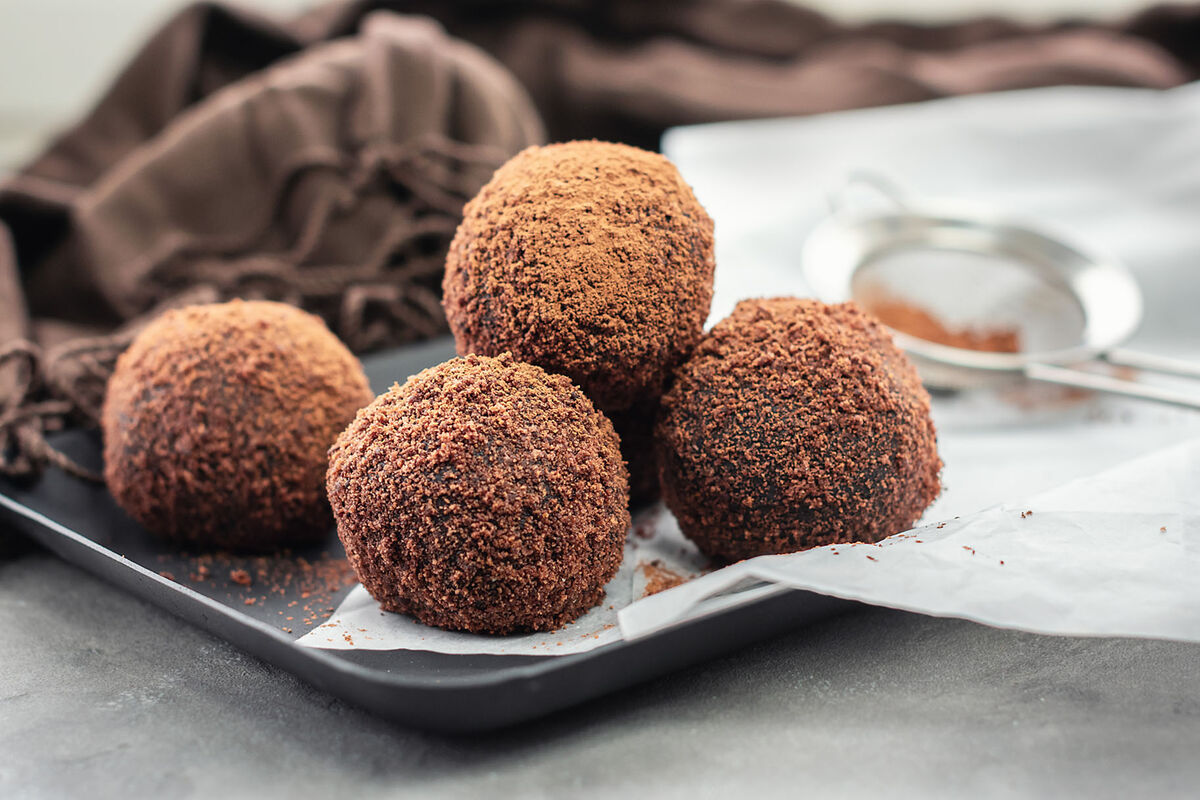 Sweet Almond Chocolate Rolls-1