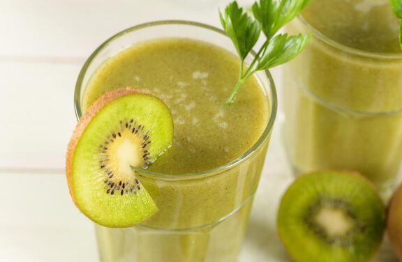 Green Vegetable and Fruit Smoothie