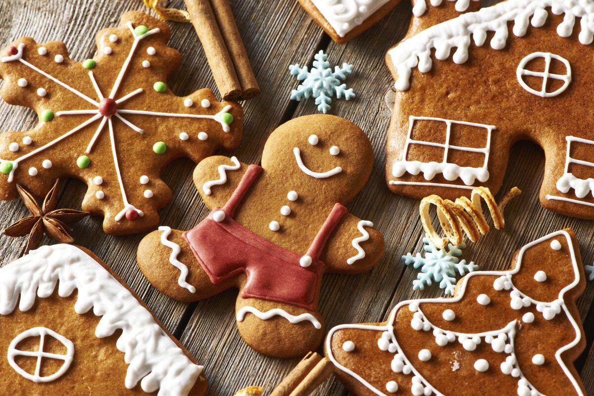 Gingerbread Cookies with Icing-1