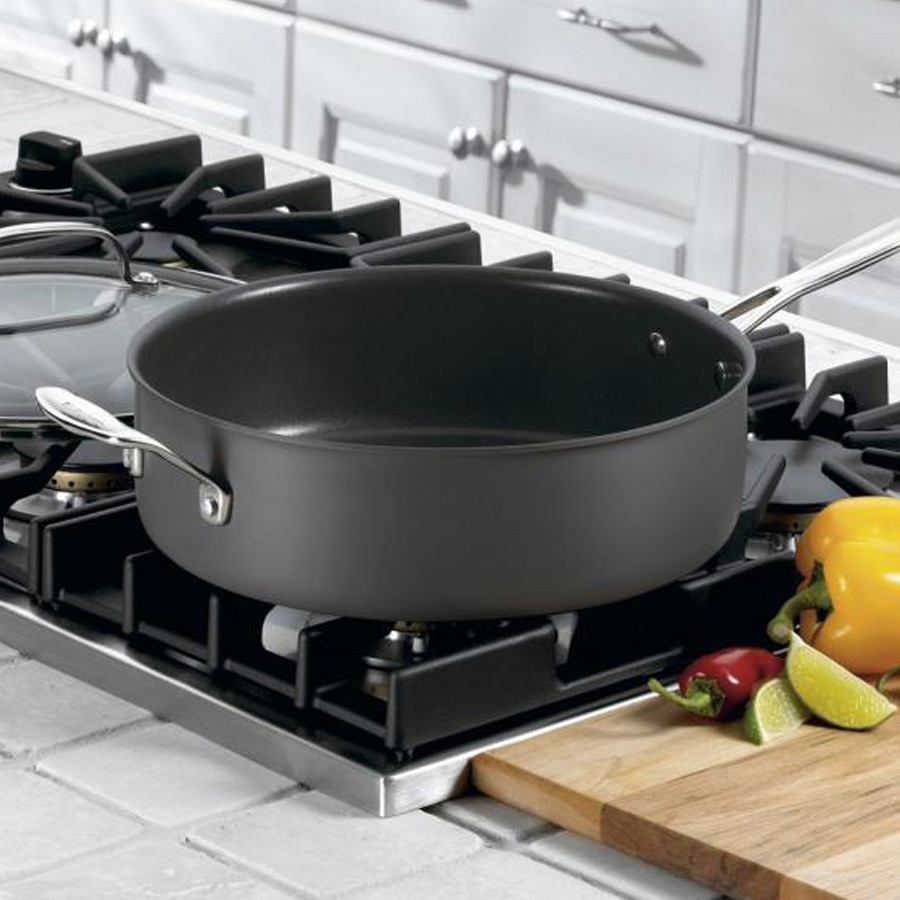 5.5 quart Black Cuisinart 59I33-30HBK Saute Pan with Helper & Cover