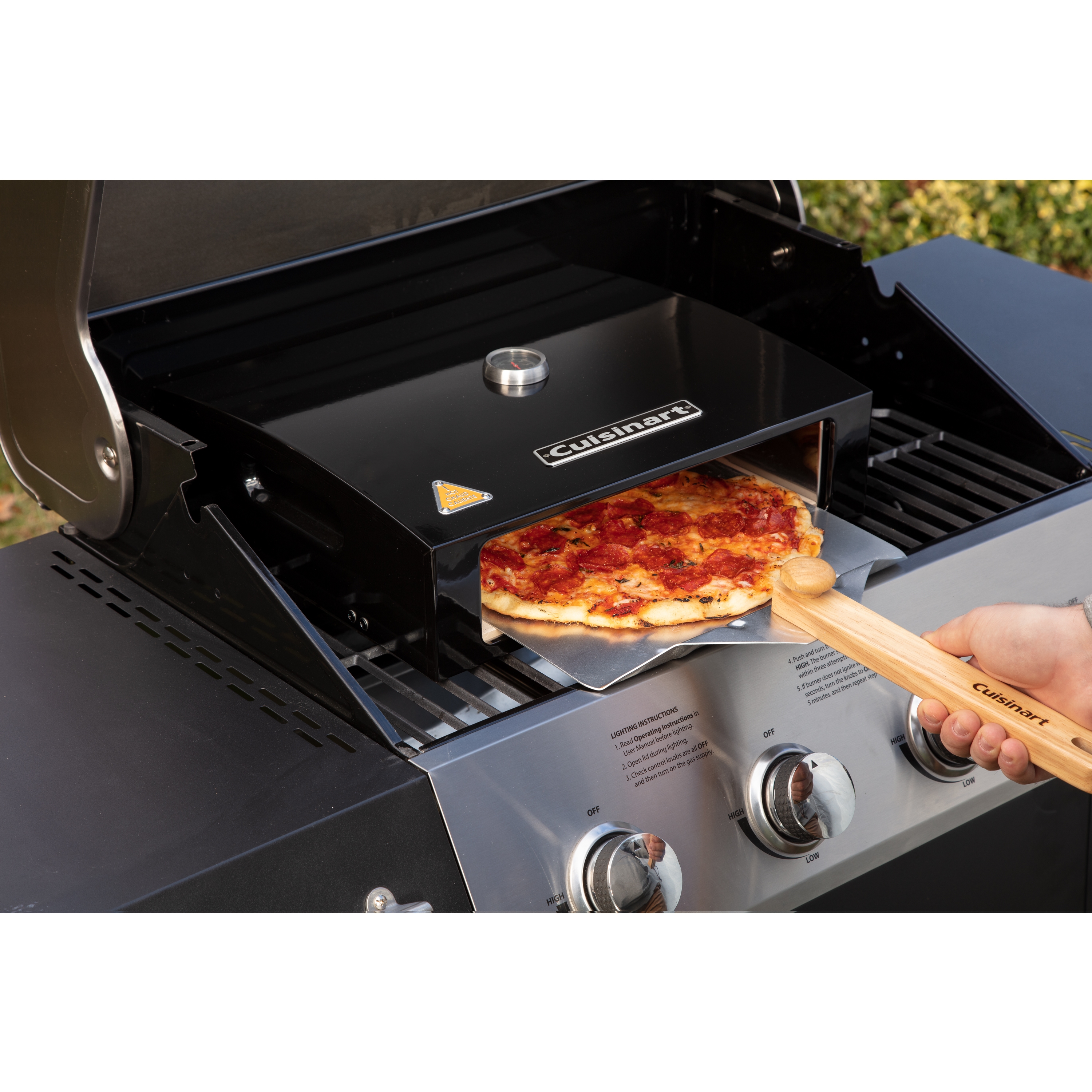 https://www.cuisinart.com/globalassets/cuisinart-image-feed/cpo-700/cpo-700-pepperoni-pizza-lifestyle_3000-1.jpg