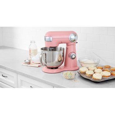 https://www.cuisinart.com/globalassets/cuisinart-image-feed/sm-50co/sm50co_ff_lifestyle_cupcake_tray_no_spoon_1070x570.jpg?width=370&height=370&bgcolor=white
