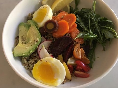 Quinoa and Lentil Bowl with Steamed Vegetables and Egg  