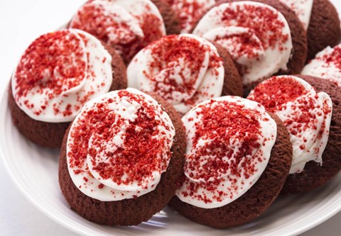 Rich & Creamy Red Velvet Cookies