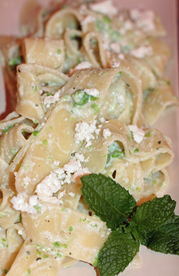 PAPPARDELLE PASTA WITH PEAS, RICOTTA, AND MINT Submitted by Hollie's Hobbies