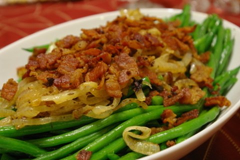 Haricoverts with Caramelized Shallots and Bacon