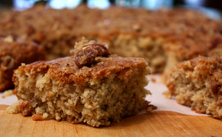 Banana Cake with Pecan Crumb Topping Submitted by Laura