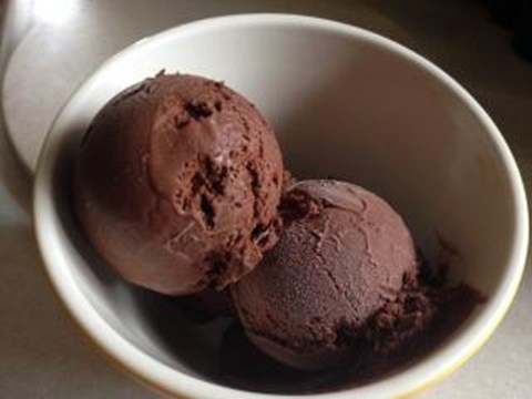 Simple Chocolate Ice Cream - 14 Servings