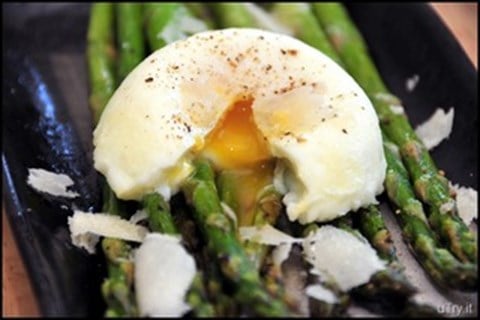 Roasted Asparagus with Poached Egg and Shaved Parmesan Cheese