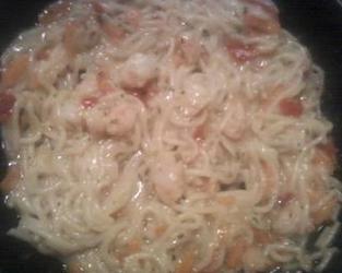 Herbs & Shrimp with Skinny Pasta Submitted by tkbd7178