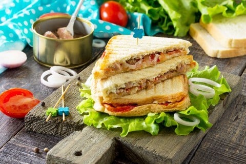 Roast beef & horseradish  cheese sandwich