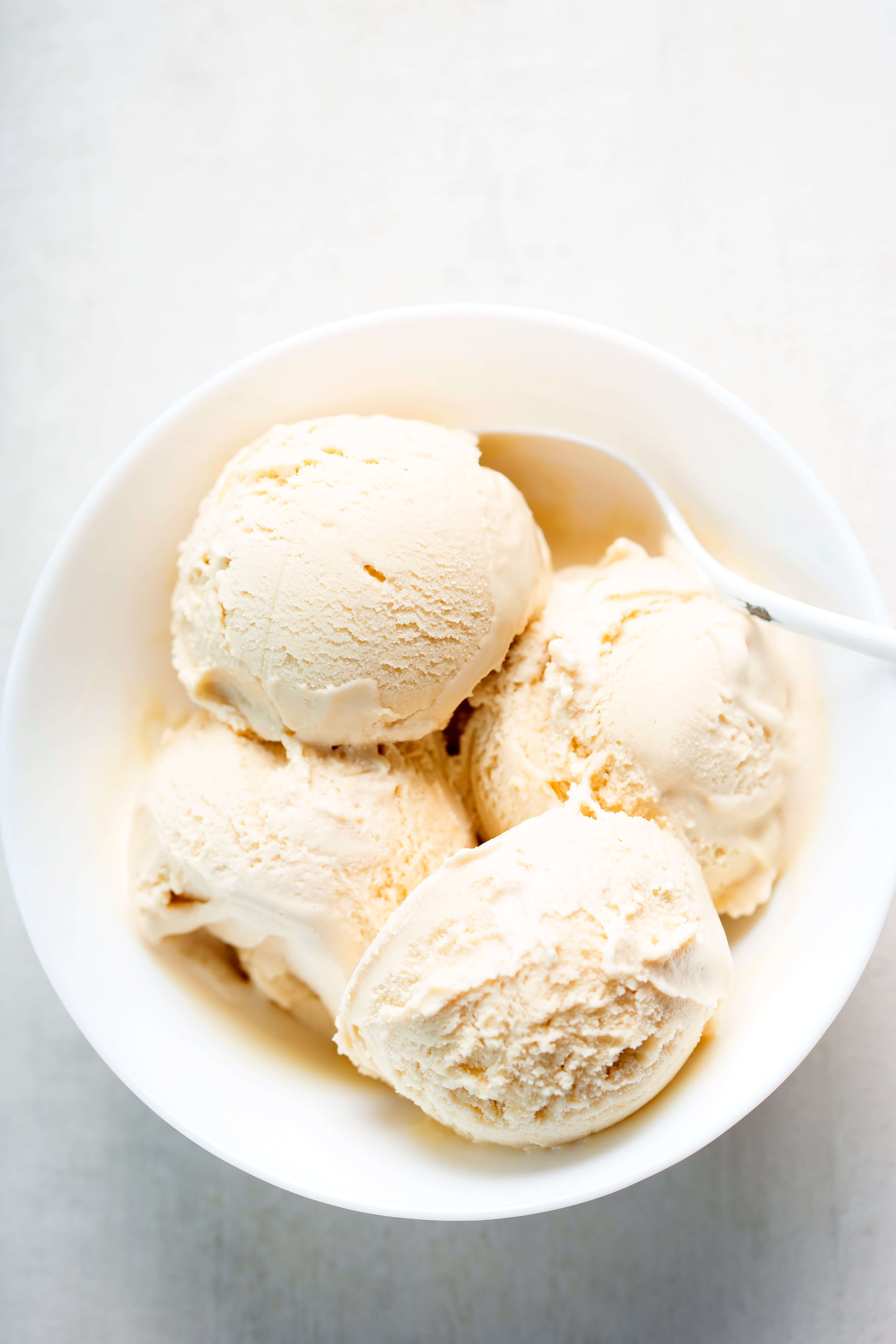 https://www.cuisinart.com/globalassets/simple-vanilla-ice-cream.jpg